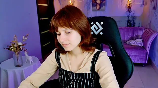 Snapshot of LolaAsmus chatting on 09-25-25, 09:13 LolaAsmus online show from 09-25-25, 09:13