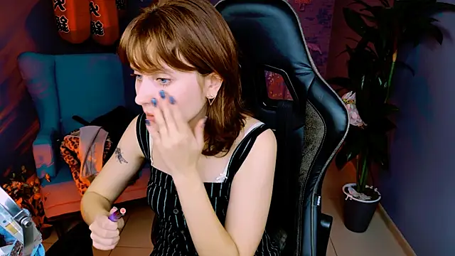 Snapshot of LolaAsmus chatting on 10-11-25, 07:51 LolaAsmus online show from 10-11-25, 07:51