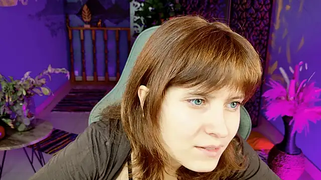 Snapshot of LolaAsmus chatting on 10-14-25, 05:30 LolaAsmus online show from 10-14-25, 05:30