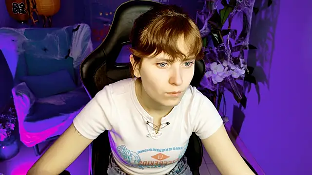 Snapshot of LolaAsmus chatting on 10-23-25, 05:18 LolaAsmus online show from 10-23-25, 05:18