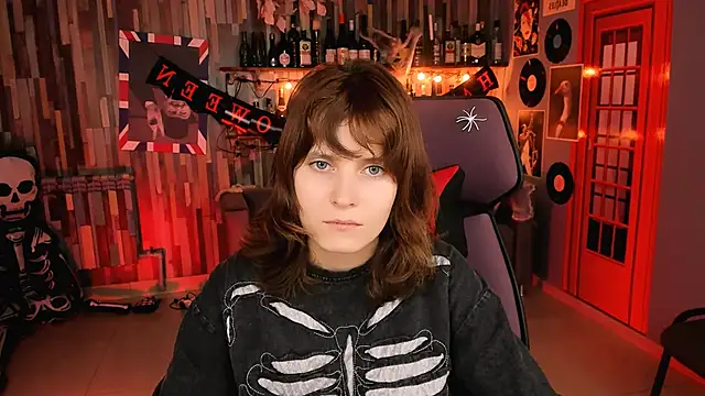 Snapshot of LolaAsmus chatting on 10-24-25, 05:48 LolaAsmus online show from 10-24-25, 05:48