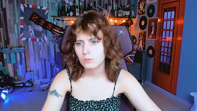 Snapshot of LolaAsmus chatting on 10-29-25, 08:38 LolaAsmus online show from 10-29-25, 08:38