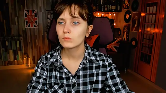 Snapshot of LolaAsmus chatting on 11-05-25, 09:09 LolaAsmus online show from 11-05-25, 09:09