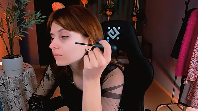 Snapshot of LolaAsmus chatting on 11-14-25, 07:51 LolaAsmus online show from 11-14-25, 07:51