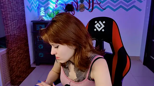 Snapshot of LolaAsmus chatting on 11-15-25, 08:00 LolaAsmus online show from 11-15-25, 08:00