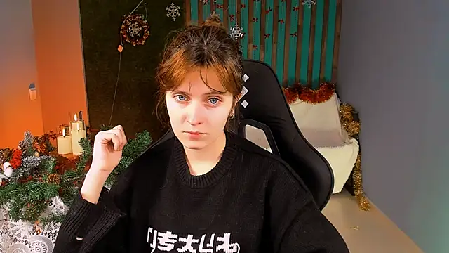 Snapshot of LolaAsmus chatting on 12-18-25, 01:17 LolaAsmus online show from 12-18-25, 01:17