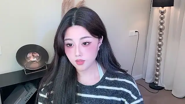 Strawberrybabyy1 online show from 03-01-25, 02:02