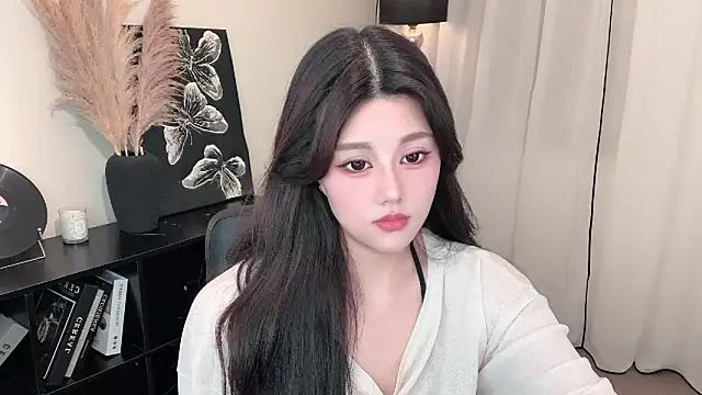 Strawberrybabyy1 online show from 03-04-25, 01:06