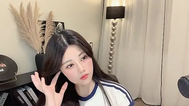 Strawberrybabyy1 online show from 03-13-25, 05:50