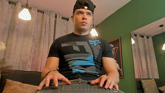 Snapshot of Jake_Tylerr_ chatting on 09-15-25, 05:02 Jake Tylerr  online show from 09-15-25, 05:02