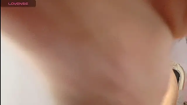 Snapshot of mikoto_urab chatting on 10-14-25, 04:52 mikoto urab online show from 10-14-25, 04:52