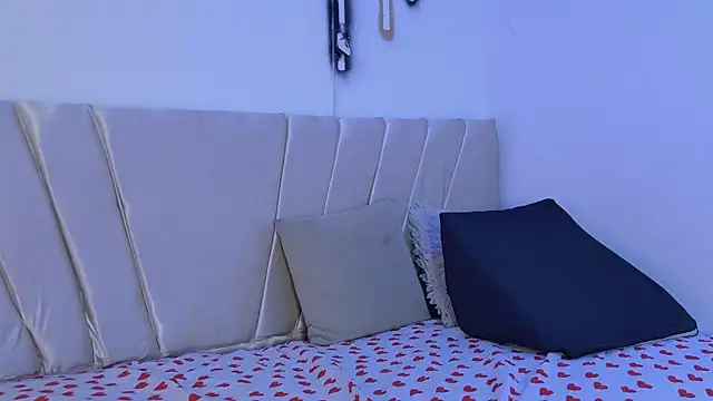 Snapshot of mikoto_urab chatting on 11-20-25, 07:24 mikoto urab online show from 11-20-25, 07:24