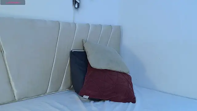 Snapshot of mikoto_urab chatting on 12-22-25, 07:44 mikoto urab online show from 12-22-25, 07:44