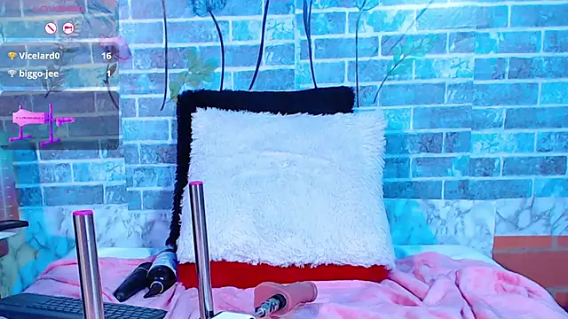 Dakota steele  online show from 12-18-24, 02:53