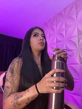 Snapshot of NattGomez chatting on 09-25-25, 02:59 NattGomez online show from 09-25-25, 02:59