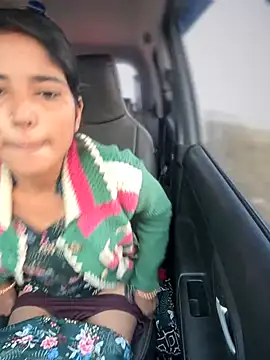 Snapshot of DiyAsingHh chatting on 12-15-24, 01:35 DiyAsingHh online show from 12-15-24, 01:35