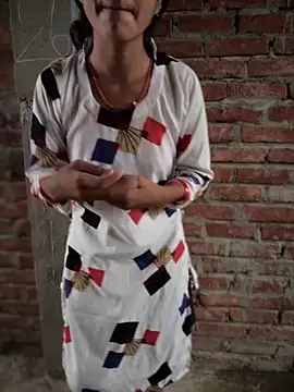 Snapshot of DiyAsingHh chatting on 10-02-25, 01:01 DiyAsingHh online show from 10-02-25, 01:01