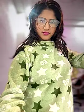 Snapshot of DiyAsingHh chatting on 12-19-25, 10:33 DiyAsingHh online show from 12-19-25, 10:33