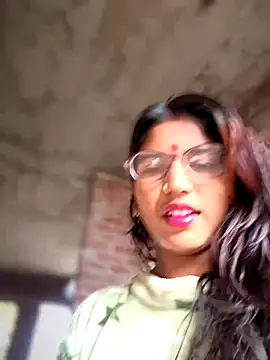 Snapshot of DiyAsingHh chatting on 12-20-25, 05:47 DiyAsingHh online show from 12-20-25, 05:47