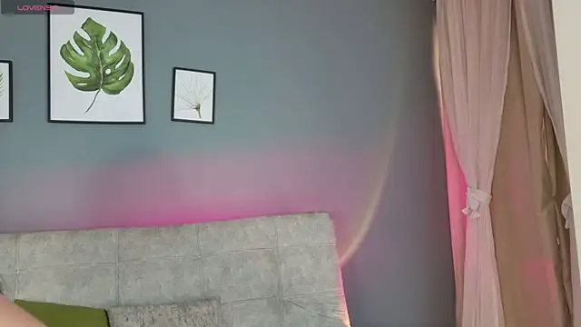 miaa lux online show from 04-18-26, 01:26