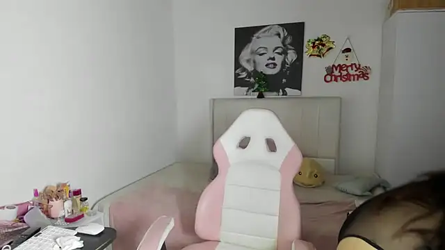 playsecrets online show from 12-31-24, 05:40