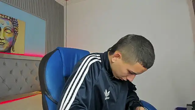 Snapshot of JackSwan18 chatting on 11-18-25, 08:57 JackSwan18 online show from 11-18-25, 08:57