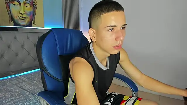 Snapshot of JackSwan18 chatting on 11-22-25, 03:11 JackSwan18 online show from 11-22-25, 03:11