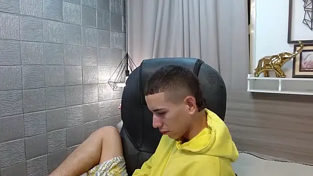 Snapshot of JackSwan18 chatting on 12-17-25, 06:25 JackSwan18 online show from 12-17-25, 06:25