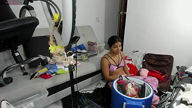 Snapshot of pocahontas_lov20 chatting on 01-14-25, 07:17 pocahontas lov20 online show from 01-14-25, 07:17