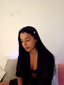 Snapshot of Mara_Malcom chatting on 01-14-26, 02:17 Mara Malcom online show from 01-14-26, 02:17