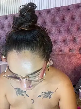 EMILYY FOXY online show from 05-19-26, 01:56
