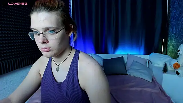 Snapshot of KIKI_Krash chatting on 12-25-24, 02:13 KIKI Krash online show from 12-25-24, 02:13