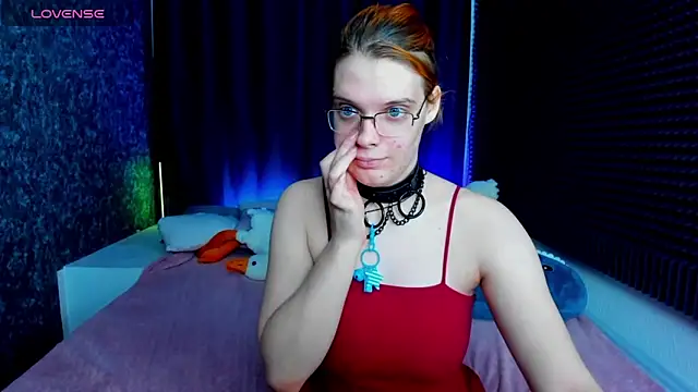 Snapshot of KIKI_Krash chatting on 01-11-25, 01:32 KIKI Krash online show from 01-11-25, 01:32