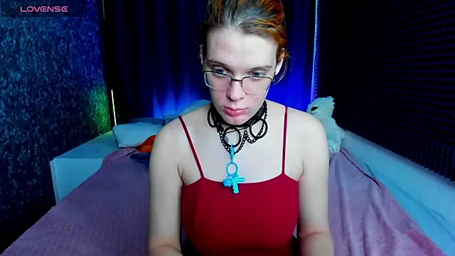 Snapshot of KIKI_Krash chatting on 01-11-25, 04:36 KIKI Krash online show from 01-11-25, 04:36