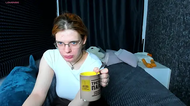 Snapshot of KIKI_Krash chatting on 01-27-25, 10:49 KIKI Krash online show from 01-27-25, 10:49