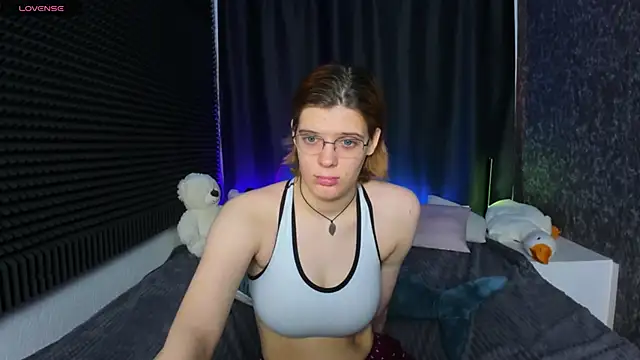 Snapshot of KIKI_Krash chatting on 02-04-25, 10:10 KIKI Krash online show from 02-04-25, 10:10