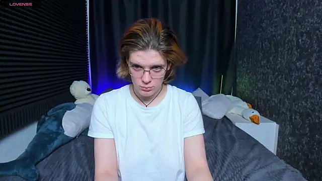 Snapshot of KIKI_Krash chatting on 02-13-25, 07:21 KIKI Krash online show from 02-13-25, 07:21