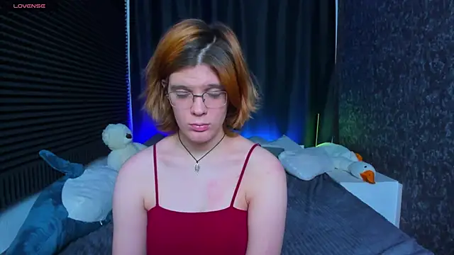 Snapshot of KIKI_Krash chatting on 02-14-25, 01:18 KIKI Krash online show from 02-14-25, 01:18