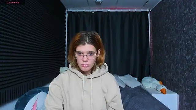 Snapshot of KIKI_Krash chatting on 02-17-25, 10:07 KIKI Krash online show from 02-17-25, 10:07