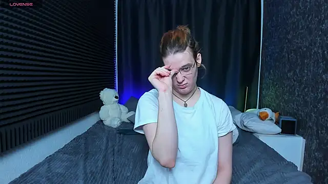 Snapshot of KIKI_Krash chatting on 02-20-25, 01:30 KIKI Krash online show from 02-20-25, 01:30