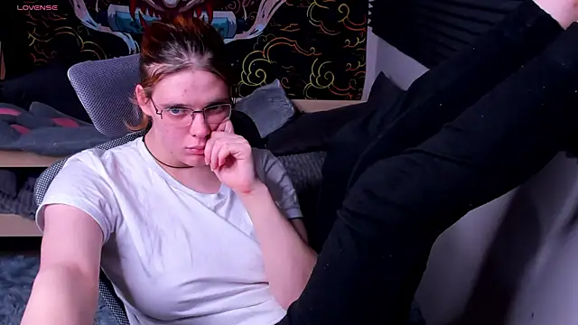 Snapshot of KIKI_Krash chatting on 02-21-25, 04:48 KIKI Krash online show from 02-21-25, 04:48