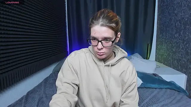 Snapshot of KIKI_Krash chatting on 02-25-25, 10:26 KIKI Krash online show from 02-25-25, 10:26