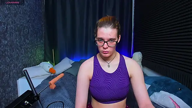 Snapshot of KIKI_Krash chatting on 02-25-25, 01:28 KIKI Krash online show from 02-25-25, 01:28