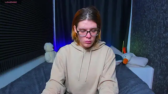 Snapshot of KIKI_Krash chatting on 02-27-25, 10:37 KIKI Krash online show from 02-27-25, 10:37