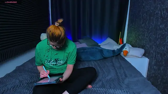 Snapshot of KIKI_Krash chatting on 02-27-25, 04:43 KIKI Krash online show from 02-27-25, 04:43