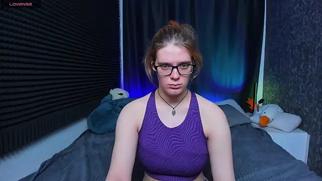 Snapshot of KIKI_Krash chatting on 03-01-25, 02:13 KIKI Krash online show from 03-01-25, 02:13