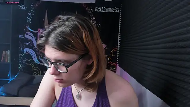 Snapshot of KIKI_Krash chatting on 03-05-25, 11:06 KIKI Krash online show from 03-05-25, 11:06