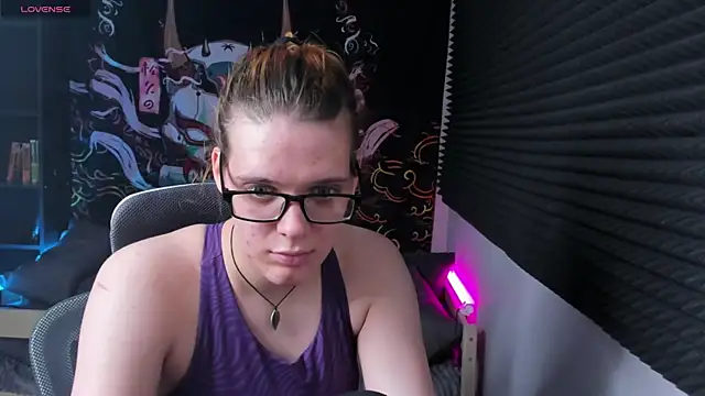 Snapshot of KIKI_Krash chatting on 03-05-25, 02:12 KIKI Krash online show from 03-05-25, 02:12