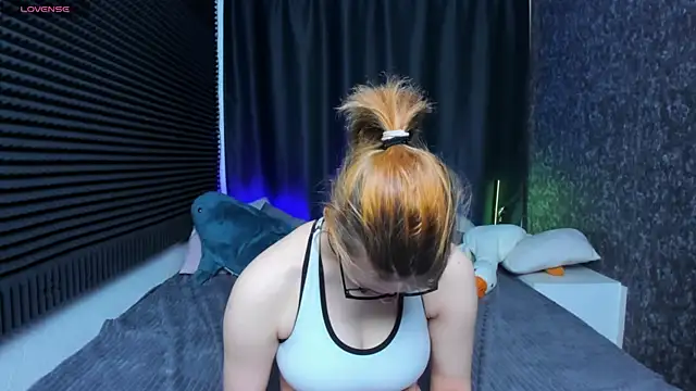 Snapshot of KIKI_Krash chatting on 03-10-25, 10:26 KIKI Krash online show from 03-10-25, 10:26