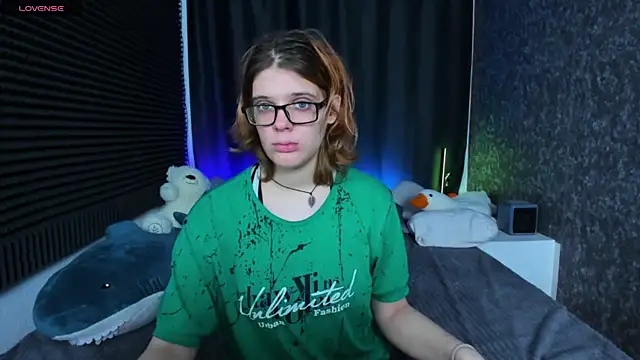 Snapshot of KIKI_Krash chatting on 03-13-25, 11:51 KIKI Krash online show from 03-13-25, 11:51